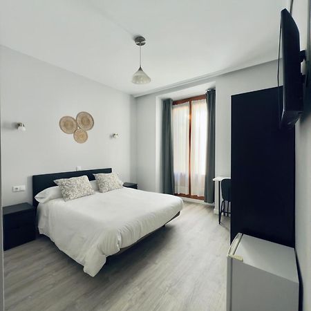 Hostal Conde De Alba マドリード エクステリア 写真