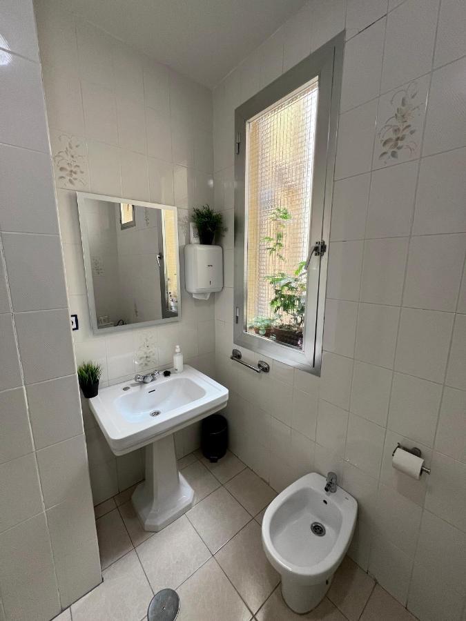 Hostal Conde De Alba マドリード エクステリア 写真