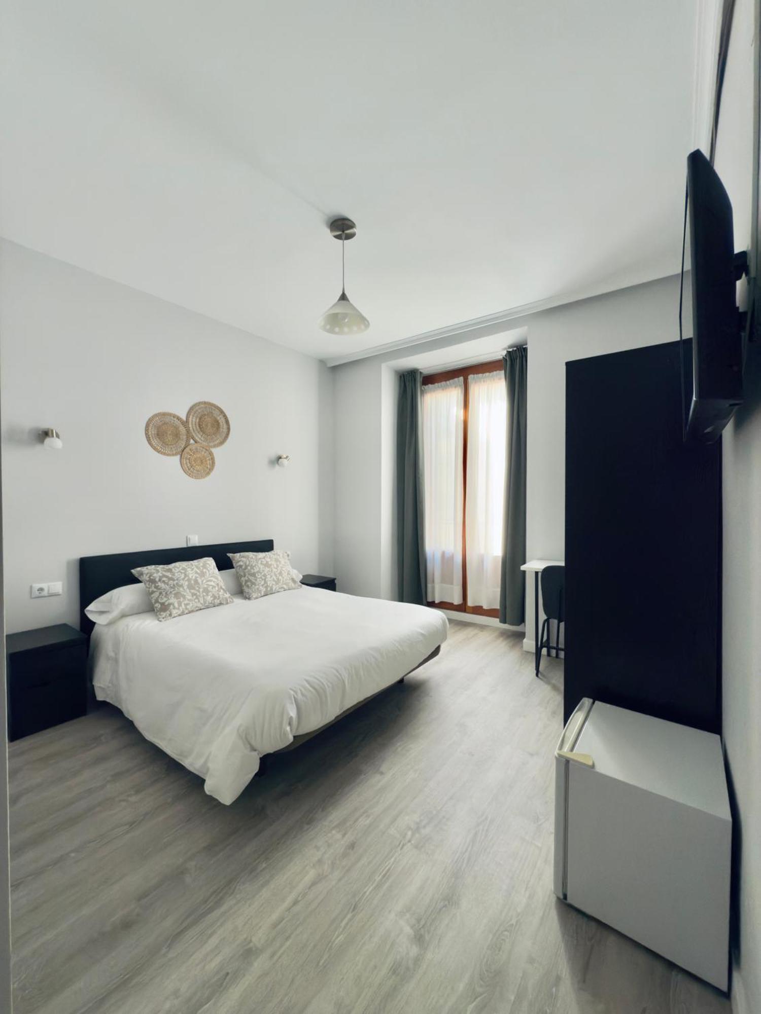 Hostal Conde De Alba マドリード エクステリア 写真