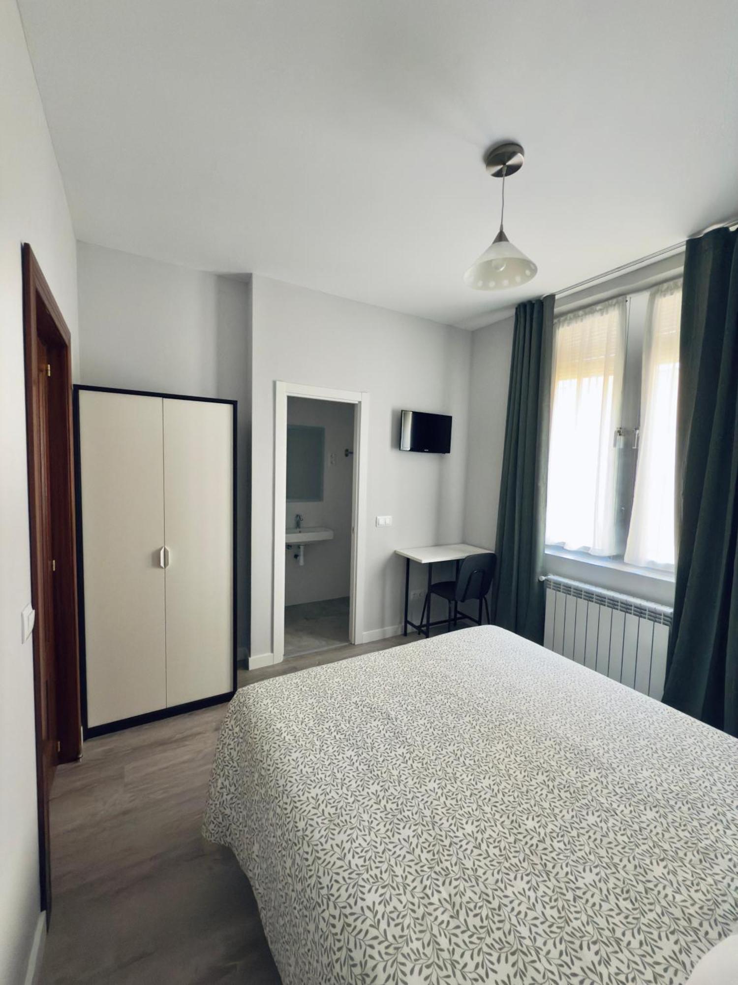 Hostal Conde De Alba マドリード エクステリア 写真