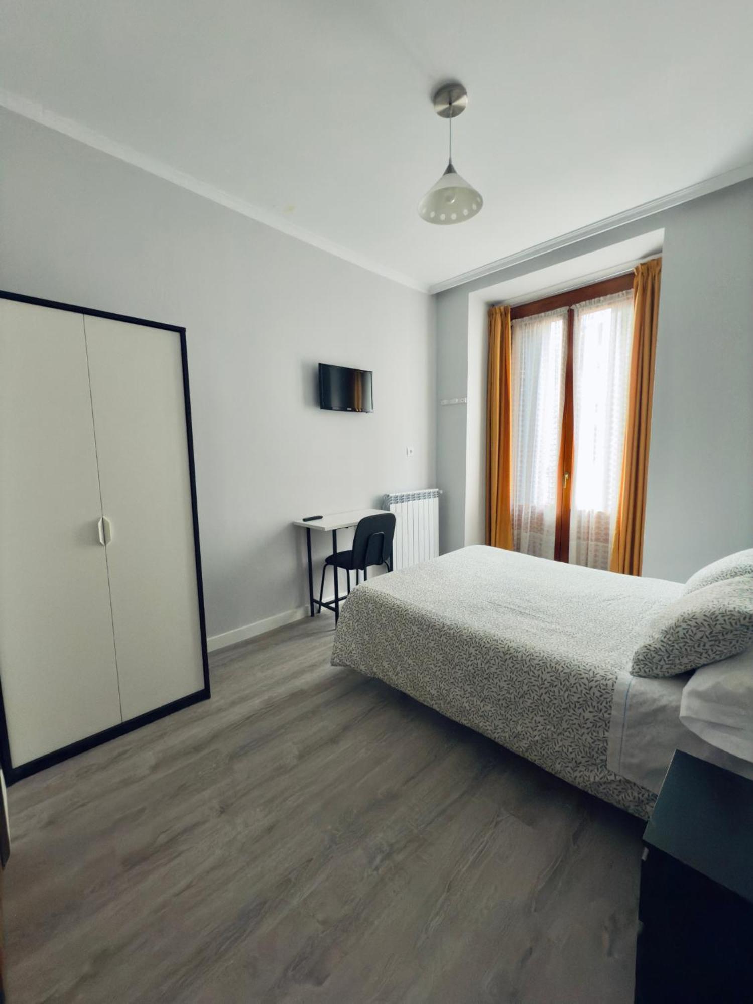 Hostal Conde De Alba マドリード エクステリア 写真