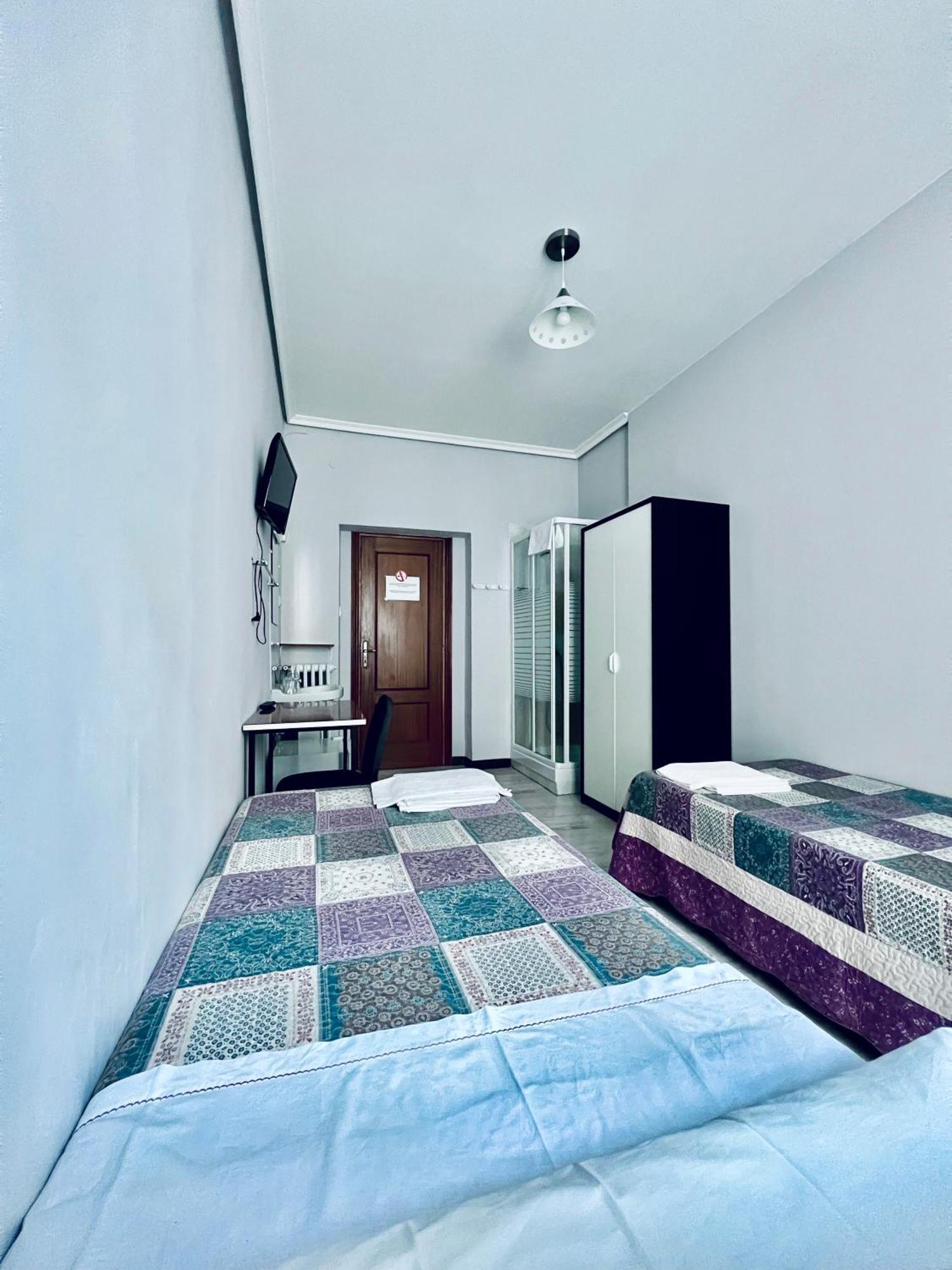 Hostal Conde De Alba マドリード エクステリア 写真
