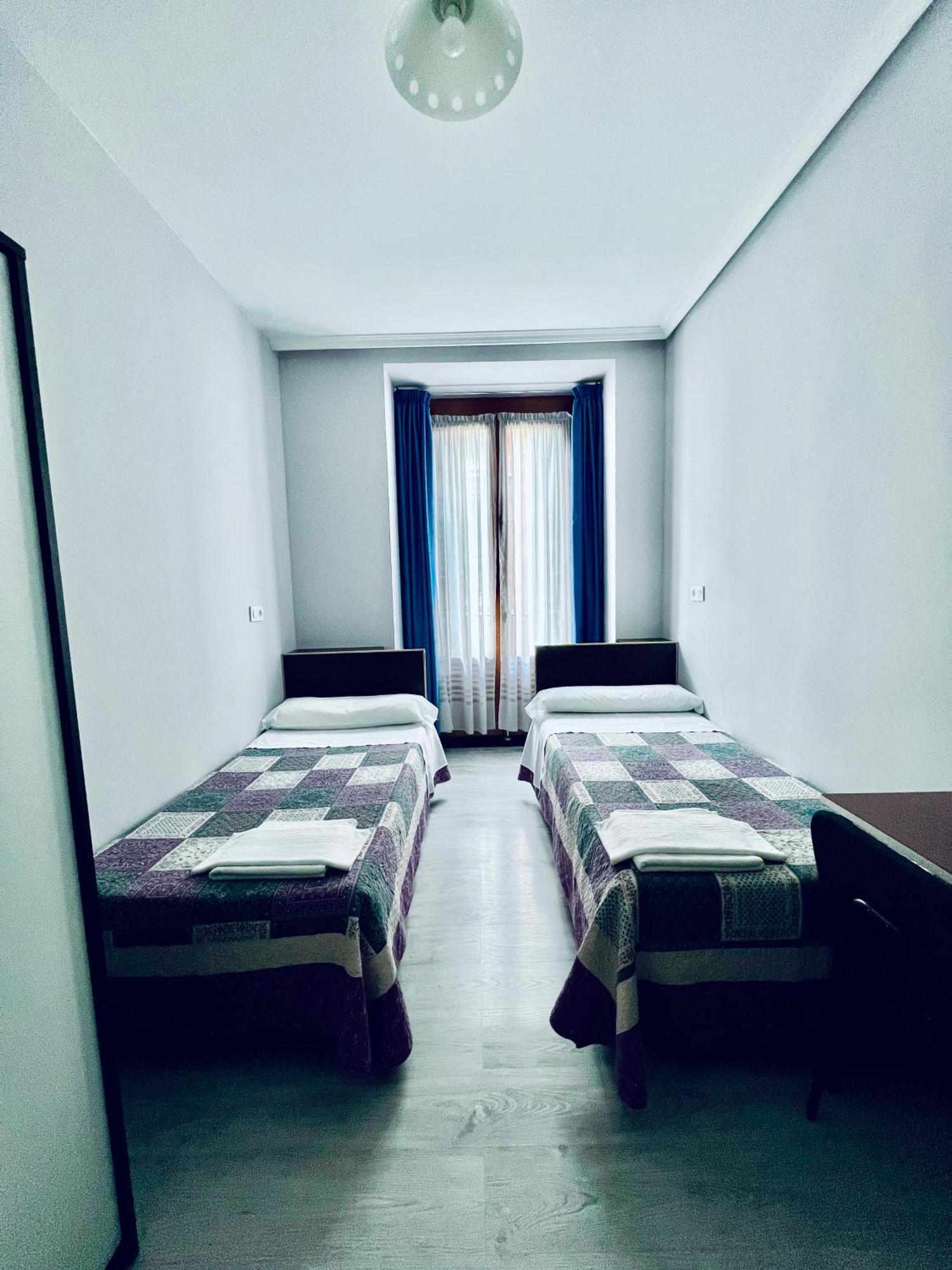 Hostal Conde De Alba マドリード エクステリア 写真