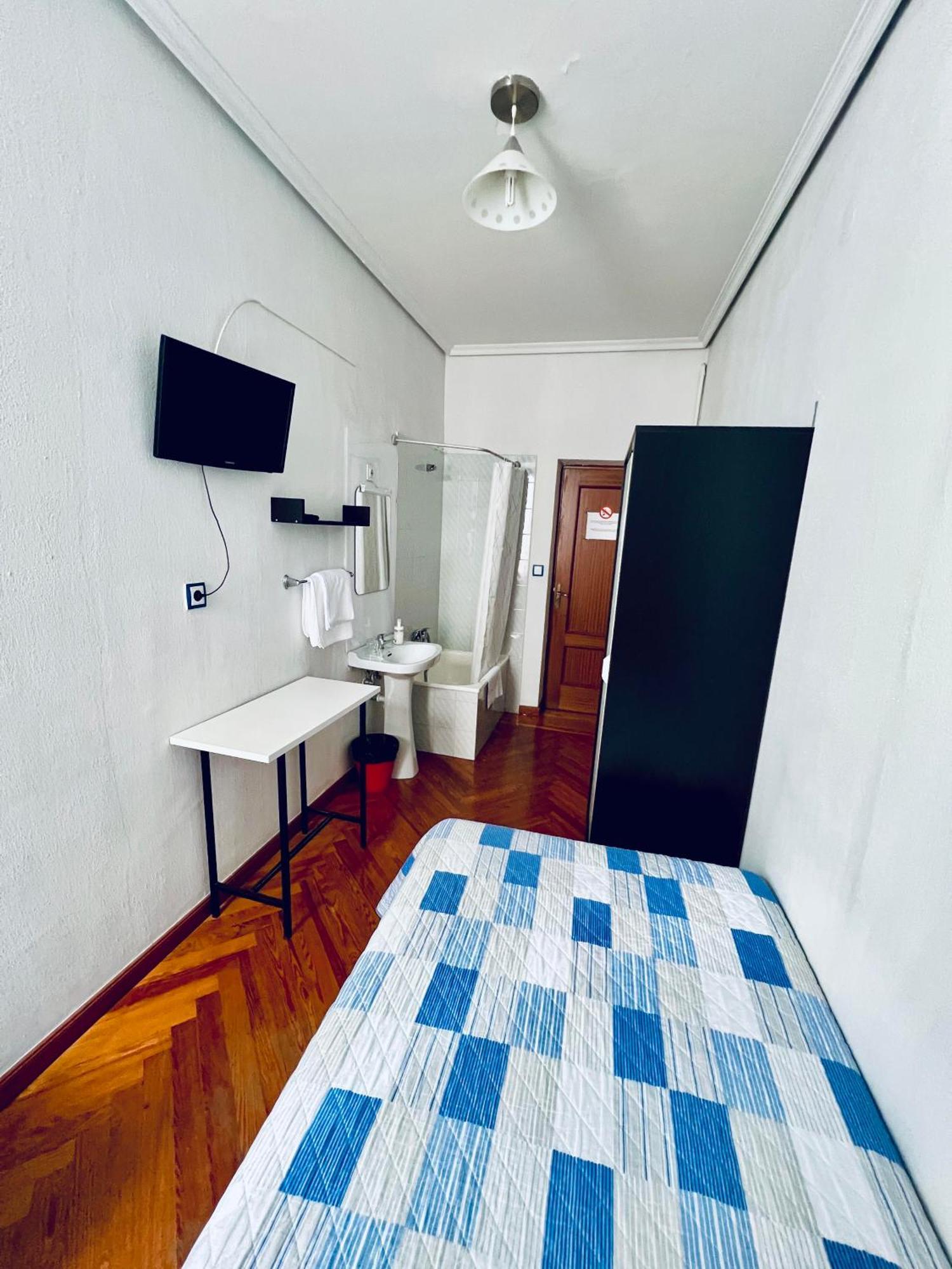 Hostal Conde De Alba マドリード エクステリア 写真
