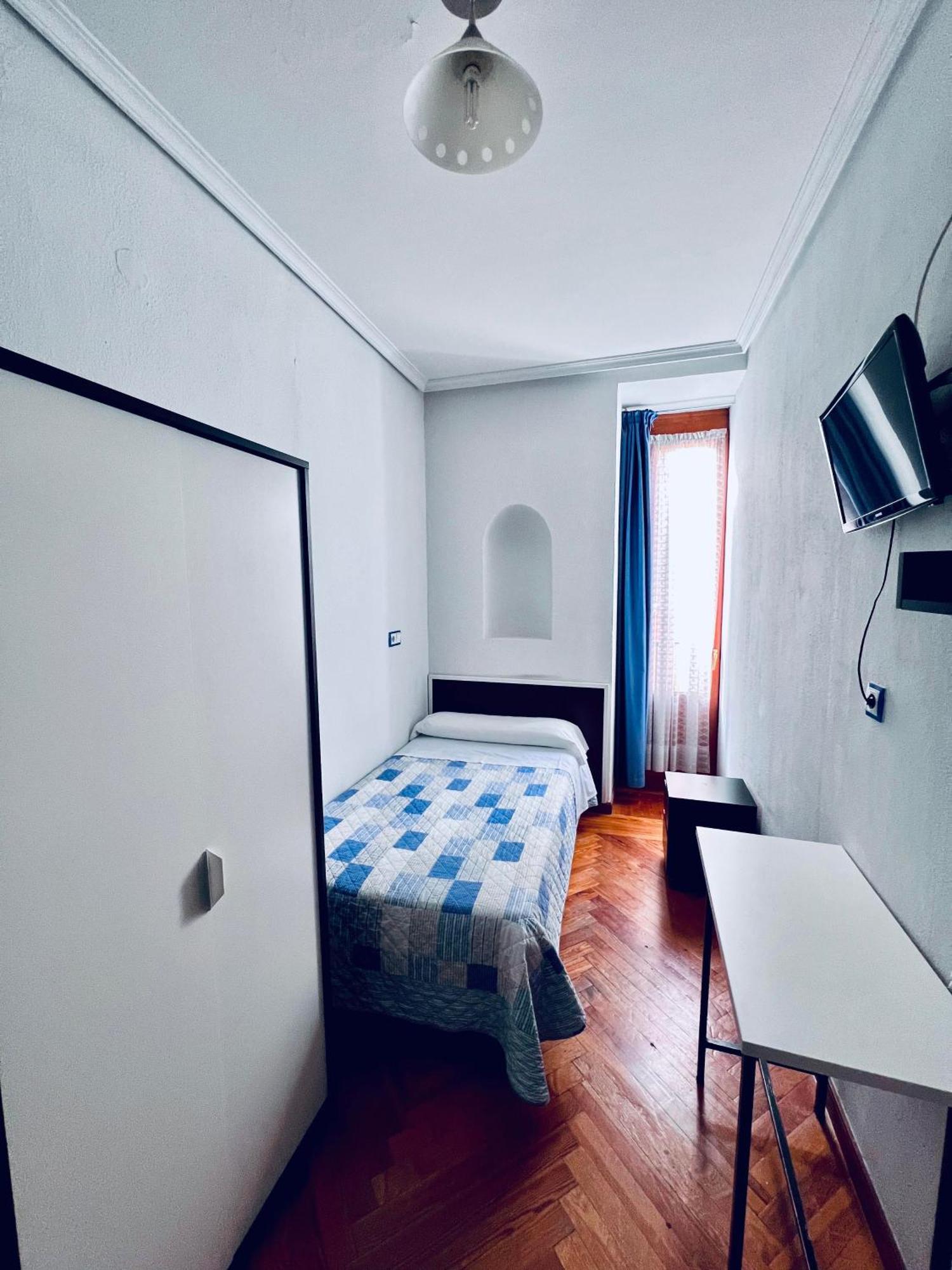 Hostal Conde De Alba マドリード エクステリア 写真